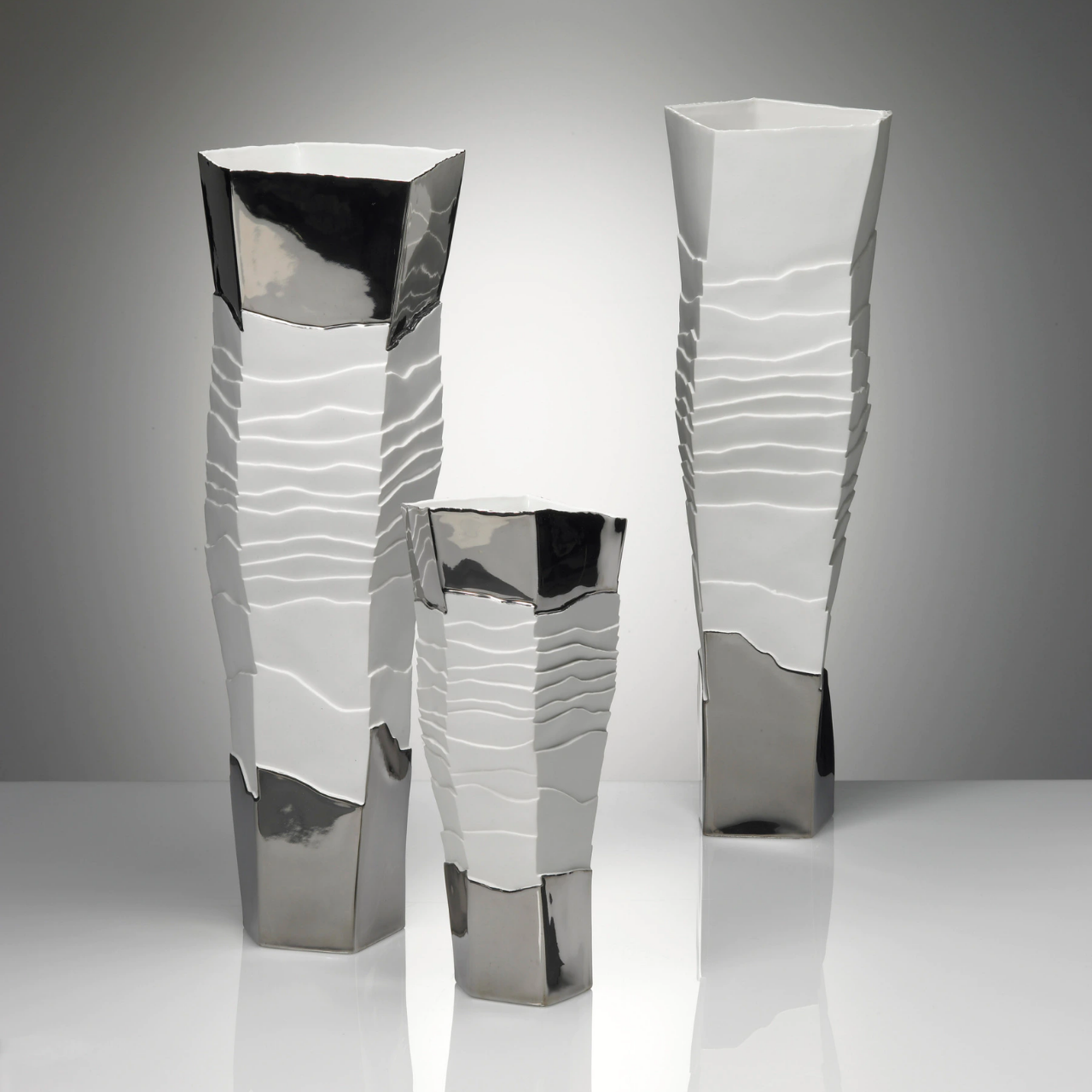 Erosum Porcelain Platinum Bottom Vase