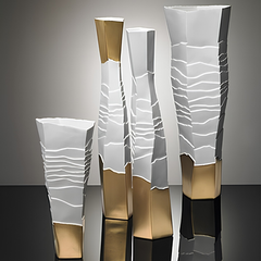 Erosum Porcelain Gold Base Vase
