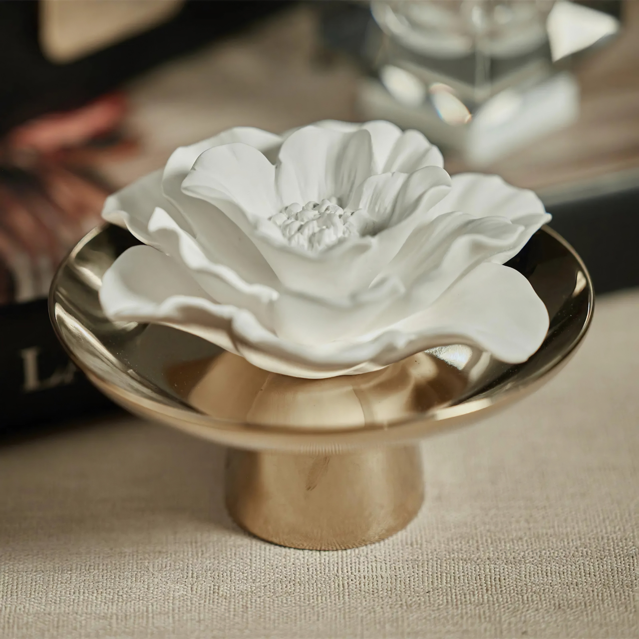 Calm Porcelain Diffuser -  White Flowers