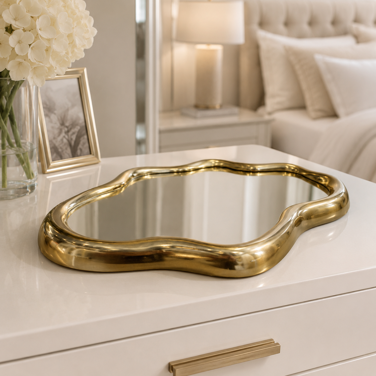 FLOWING ELEGANT TRAY