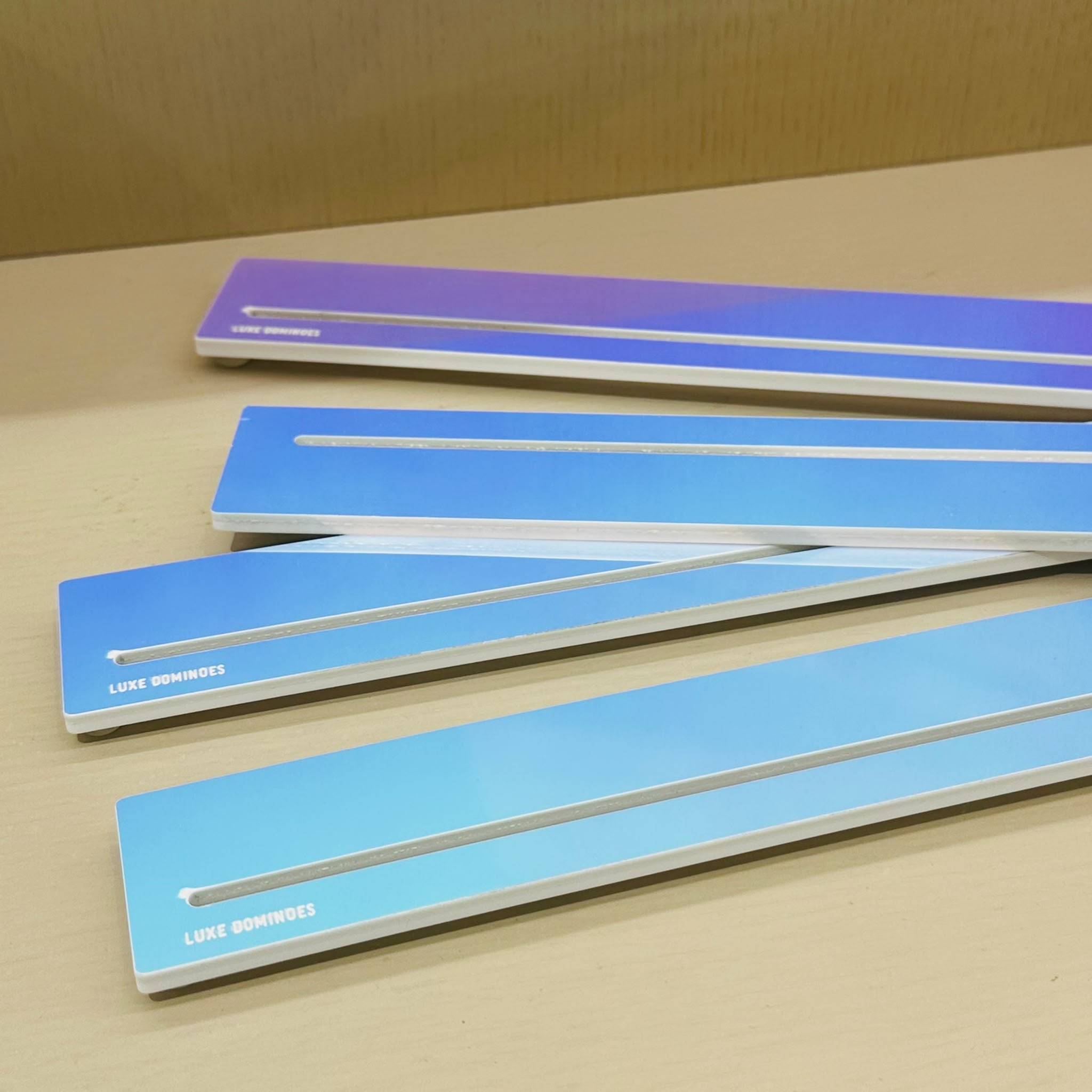 Card Rack Iridescent